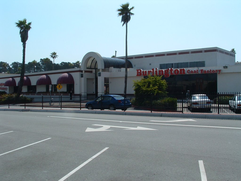 Burlington Coat Factory, 99 Southgate Avenue, Daly City, CA, Дейли-Сити