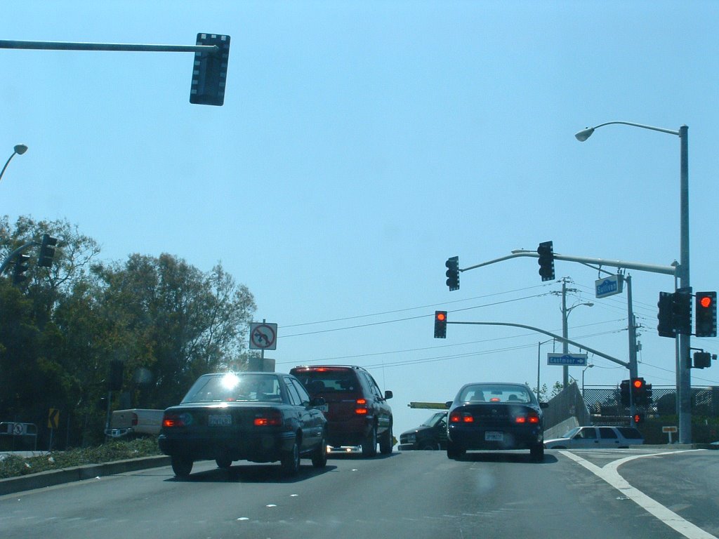 Corner of Sullivan Ave (southbound) and Eastmoor Ave., Daly City, CA, Дейли-Сити