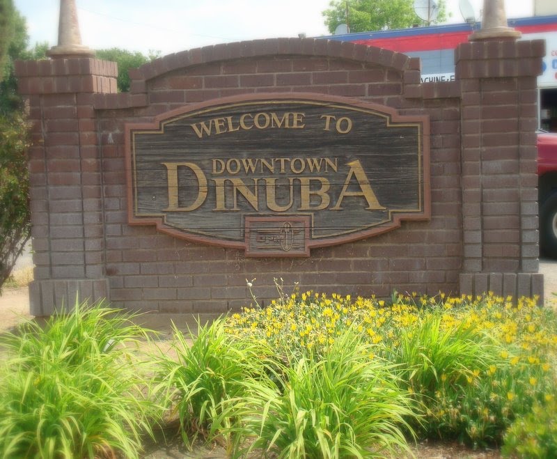 Downtown Dinuba Sign, Динуба