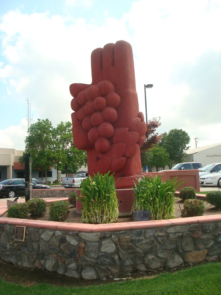 "Three Finger Jack" Monument, Динуба