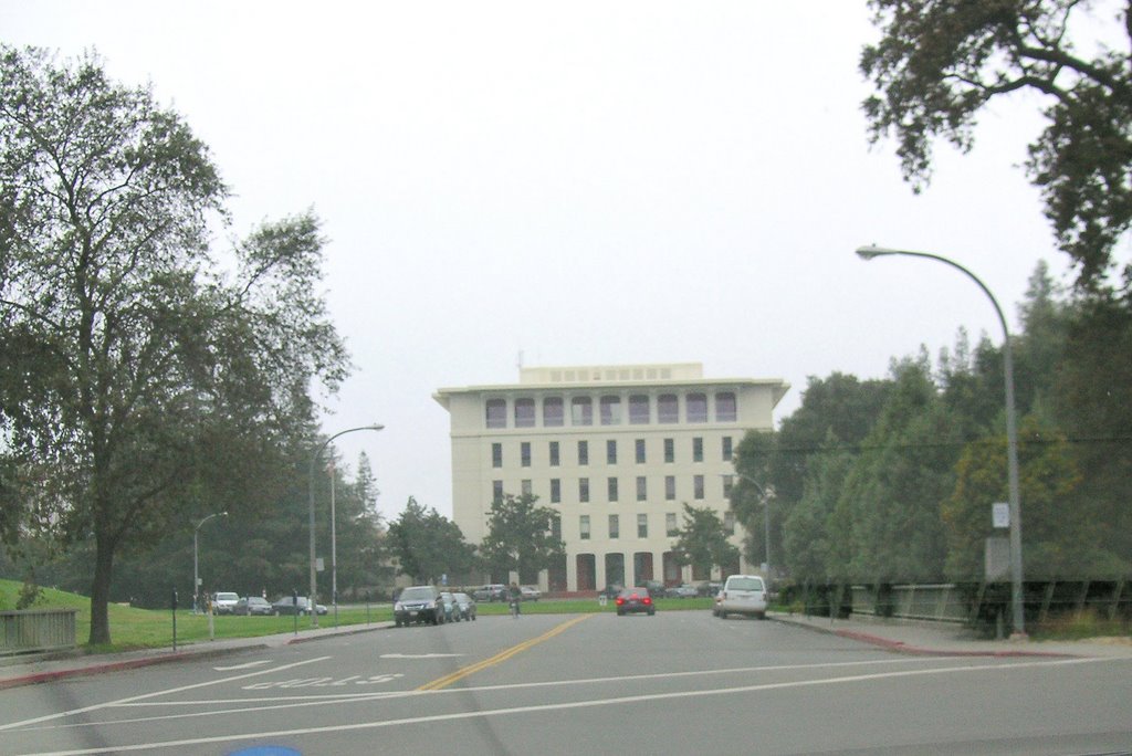 Mrak Hall, UC Davis, Дэвис