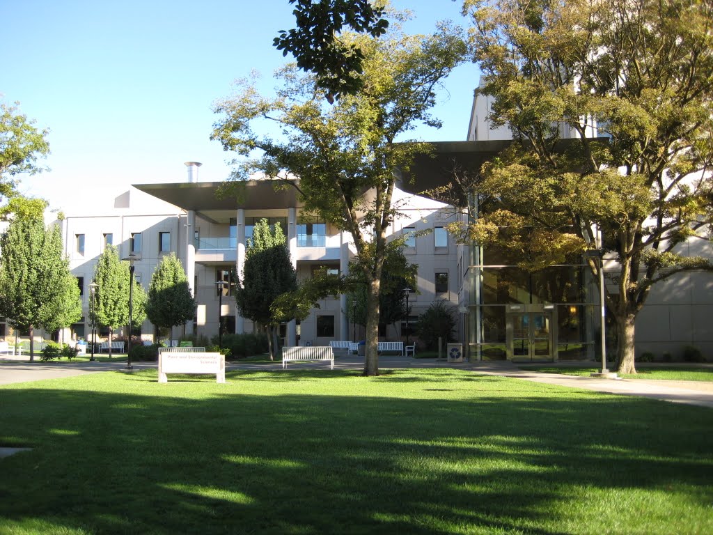 CF@UC Davis Hutchsion Hall, Дэвис