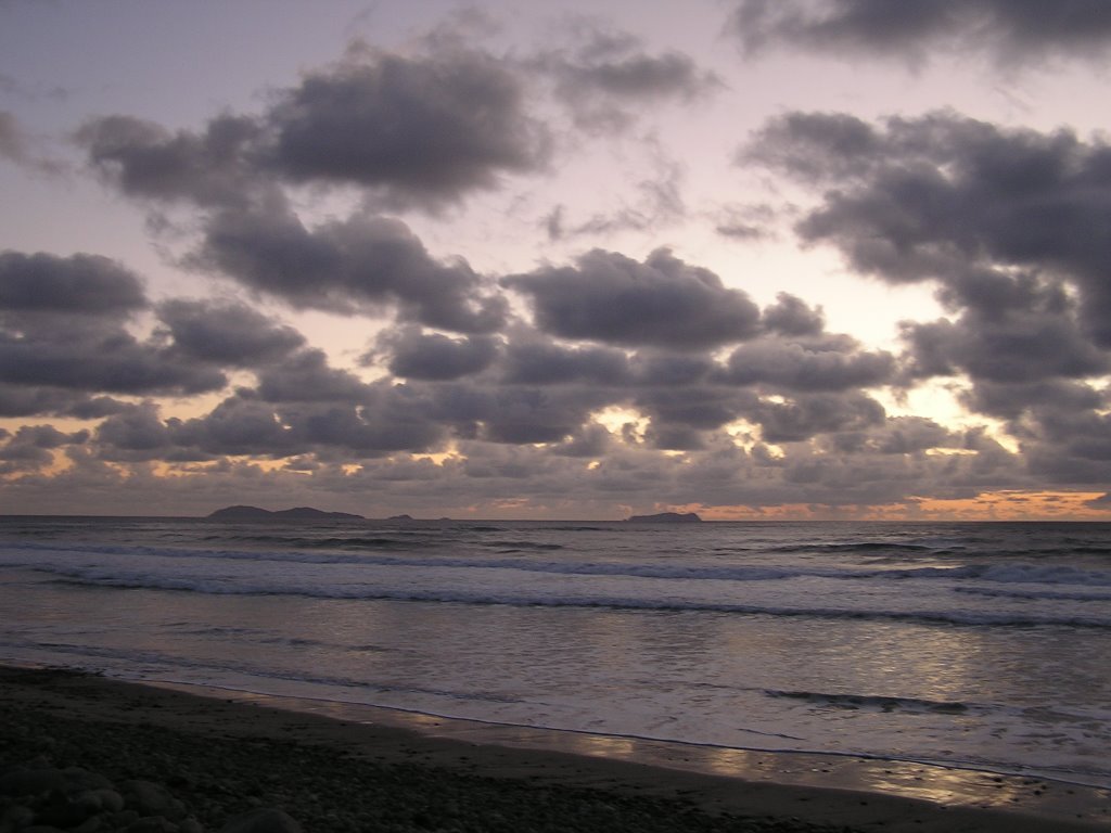 Feb 07 Calm before storm, view of Coronado Islands of Mexico, Империал-Бич