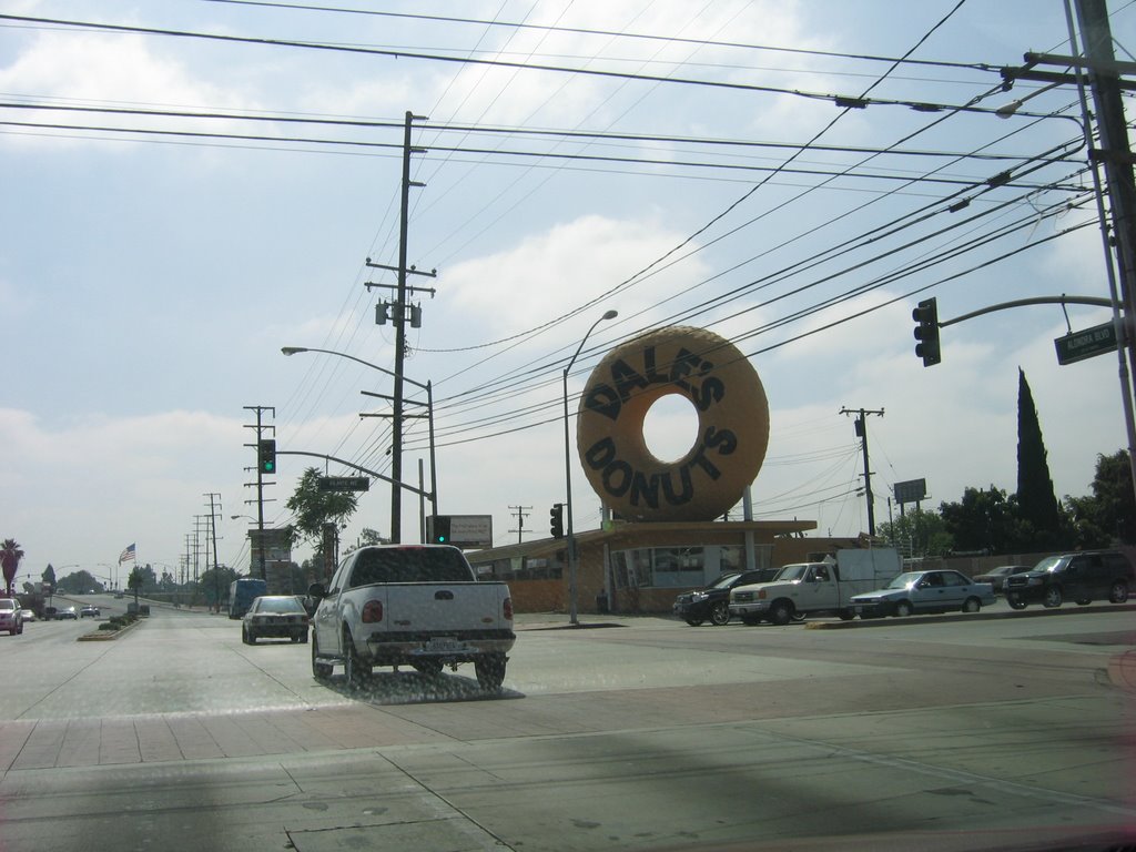 Dales Donuts in Compton, Ист-Комптон