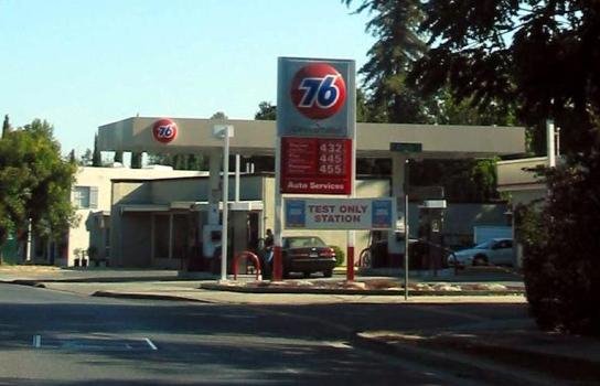 Palo Alto, CA gas station, Ист-Пало-Альто