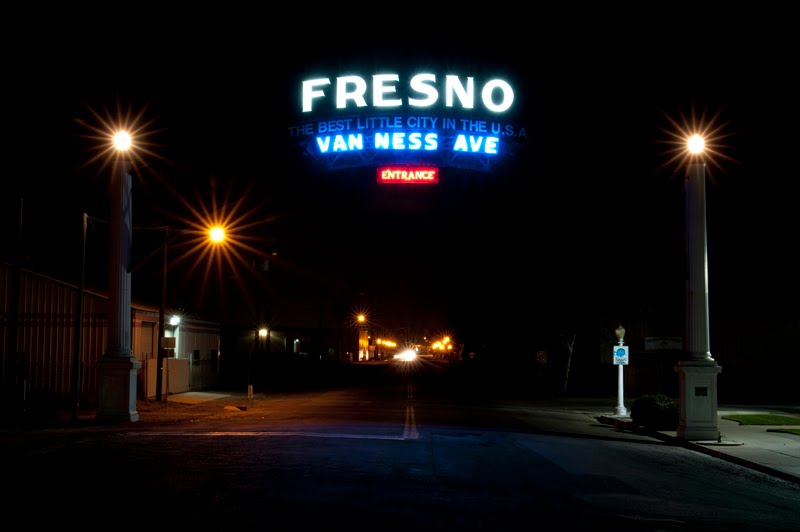 FRESNO, "The Best Little City in the U.S.A." Van Ness Ave Entrance, 4/2011, Истон