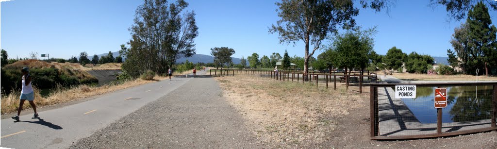 Los Gatos Creek Trail and the Casting Pond, Кампбелл
