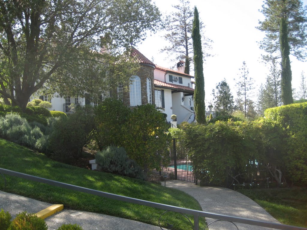 Ernas Elderberry House, Кипресс