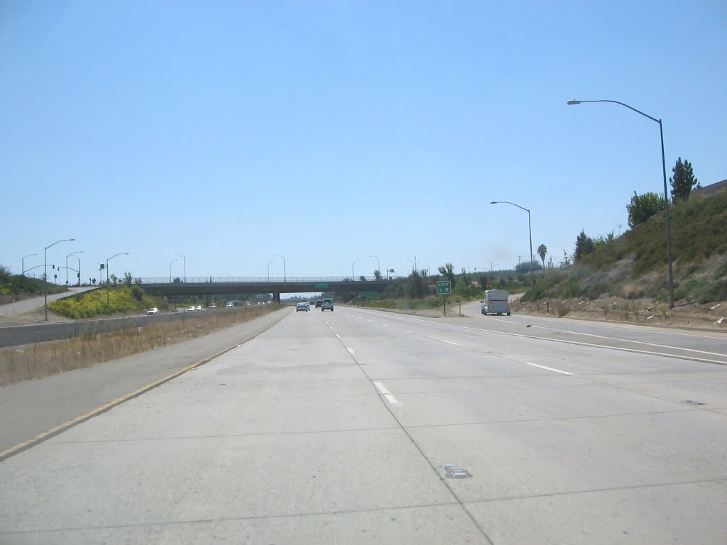 CA-168 reaches exit #6 Bullard Ave (postmile R5.63) Taken on Sep 5 2011. Uploaded on September 25, 2011, Кловис