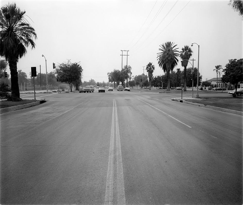 E. Grand Blvd & N. Main St, Corona, CA (1973)-01, Корона