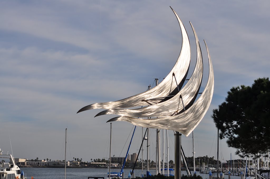 Sail sculpture at Park by the CYC on Glorietta Bay, Коронадо