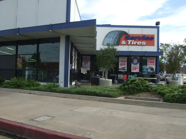Pep Boys Automotive Supercenters 2946 Bristol Street Costa Mesa, California 92626, Коста-Меса