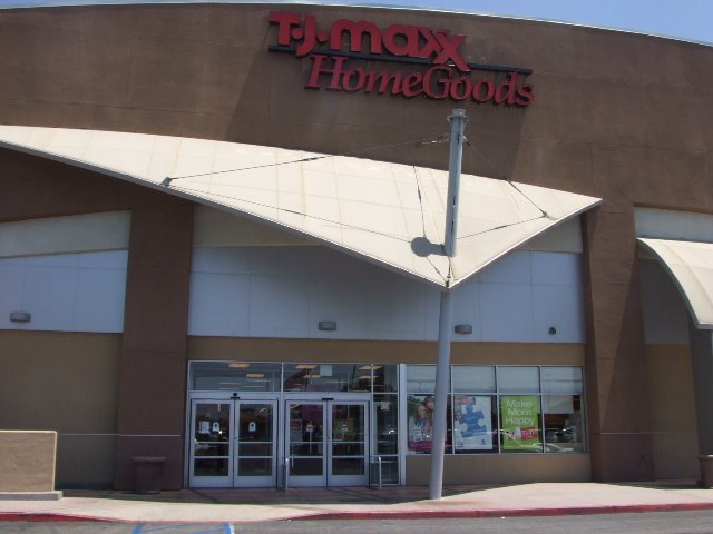TJ Maxx/Home Goods Stores (Front Entrance), Коста-Меса