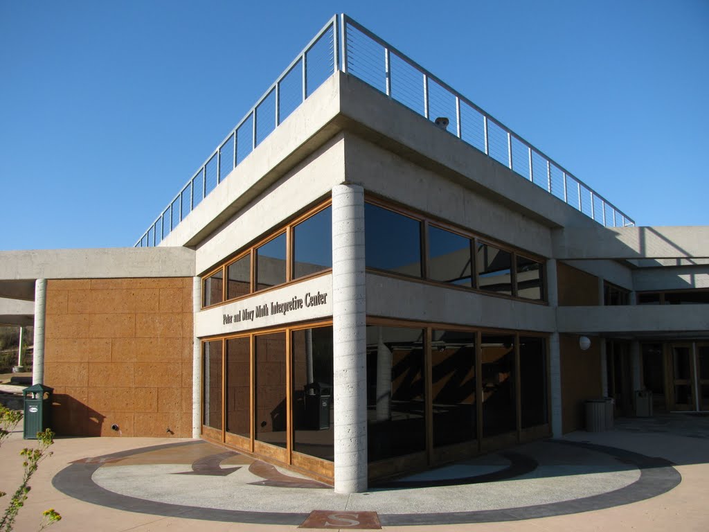 Peter and Mary Muth Interpretive Center, Newport, CA, Коста-Меса