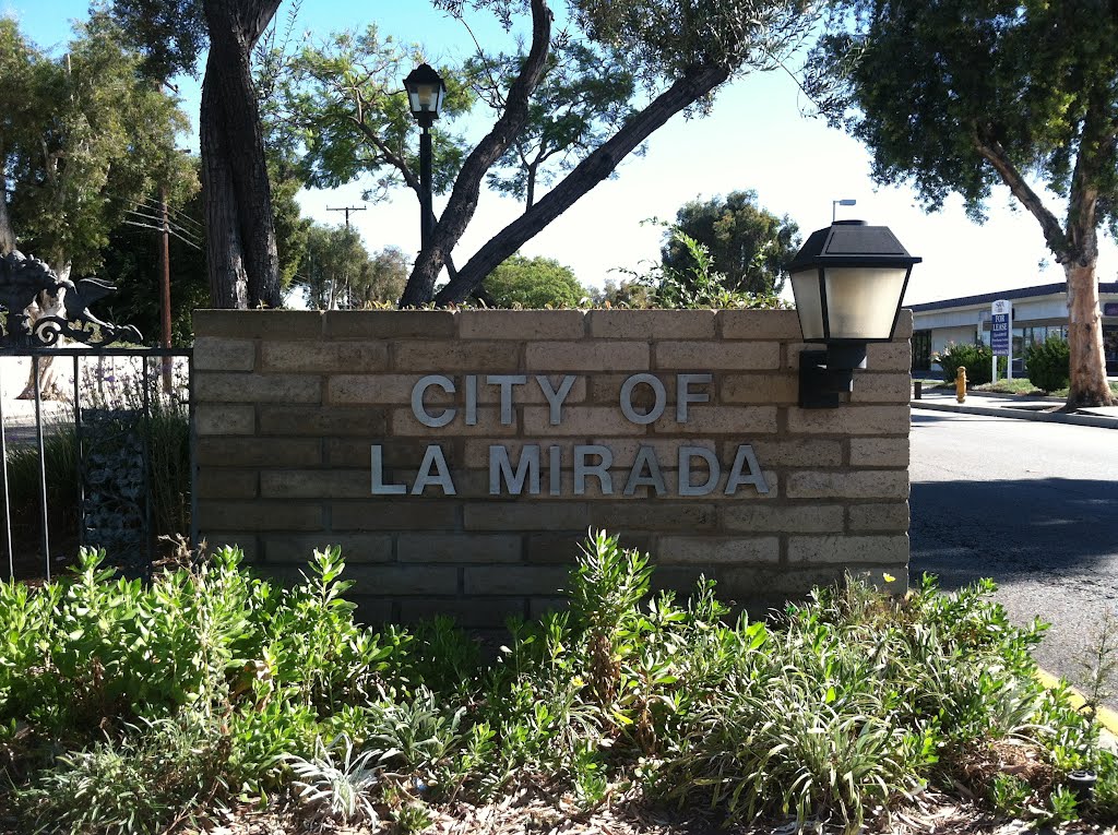 La Mirada City Sign, Ла-Мирада