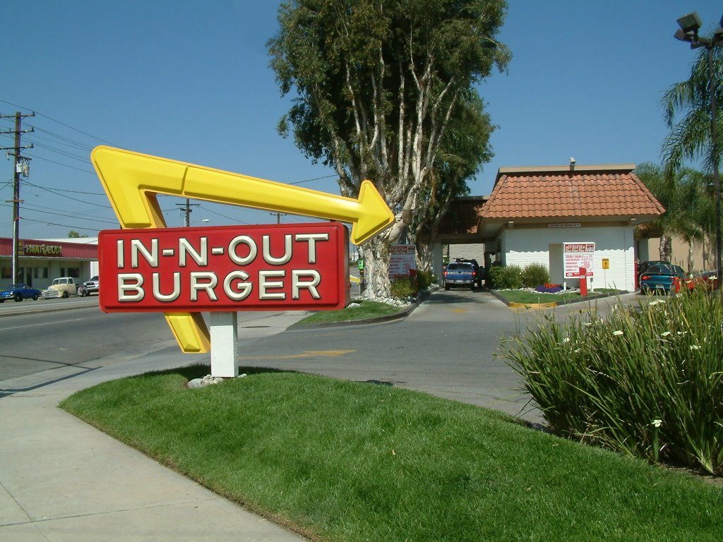 In-N-Out Burger at Lambert & Palm, Ла-Хабра