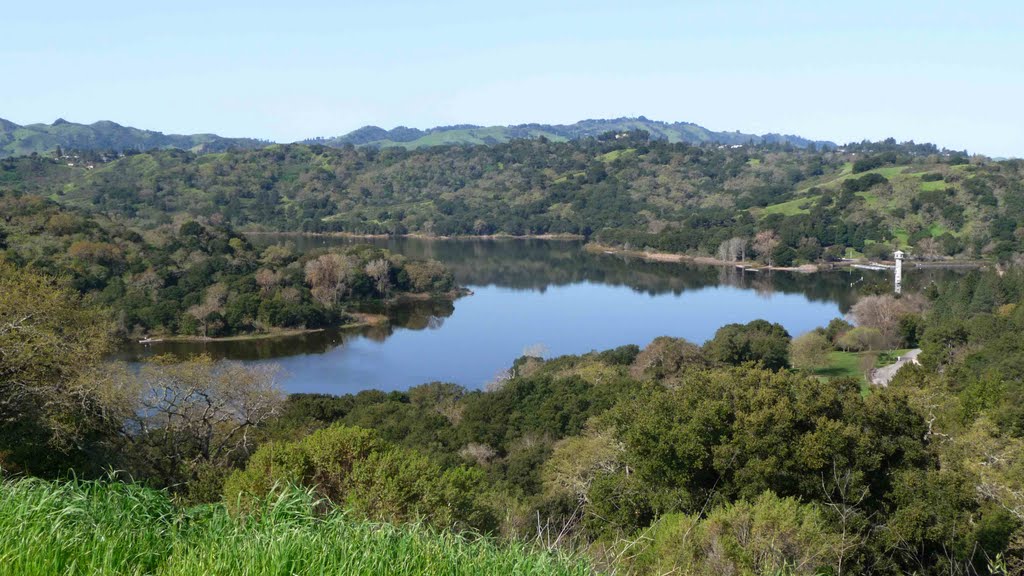 Lafayette Reservoir from Spectacle Point, Лафайетт