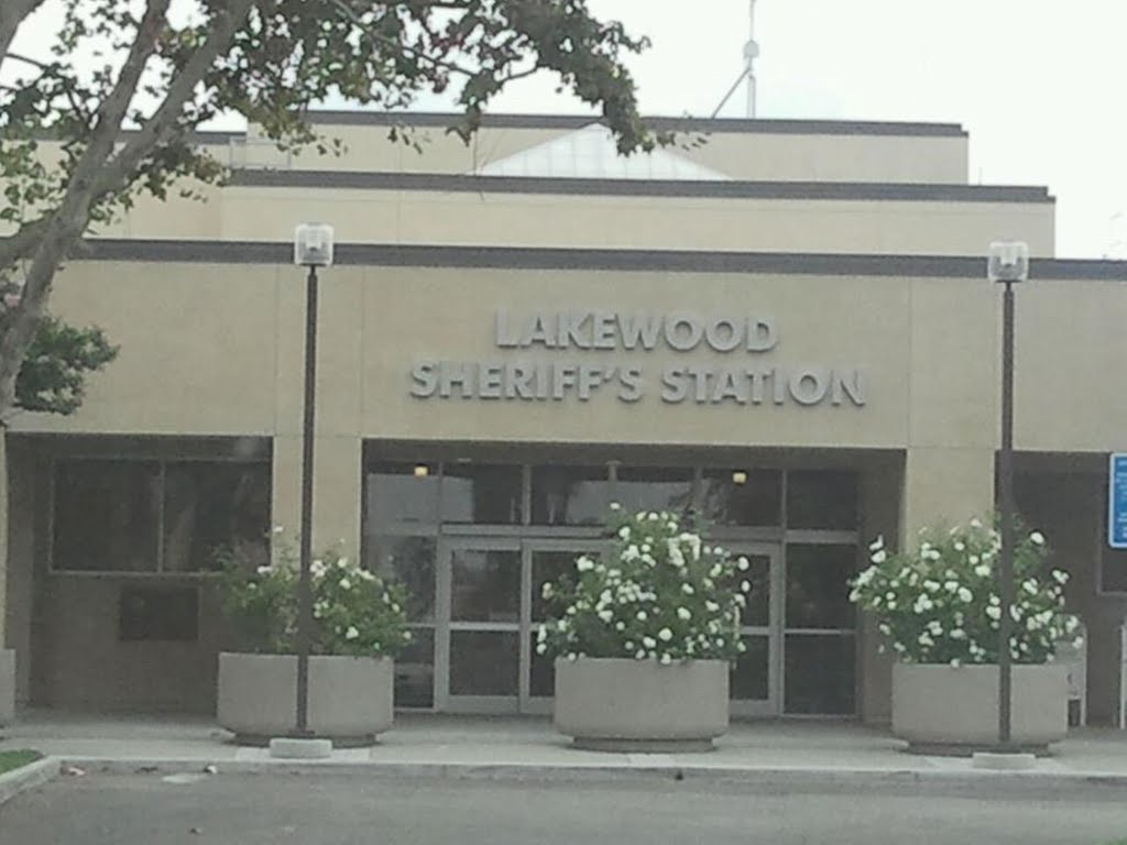Sheriffs Station viewed from Clark Ave., Лейквуд