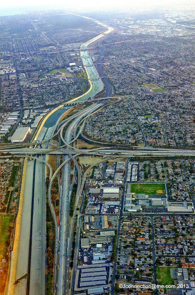 Looks down on the 405/105 Freeway interchange on final approach to LAX, Леннокс