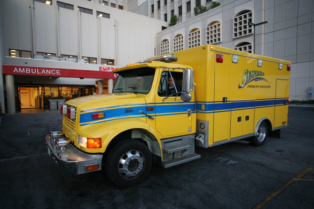 Symons CCT ambulance at Loma Linda University Medical Center, Линда