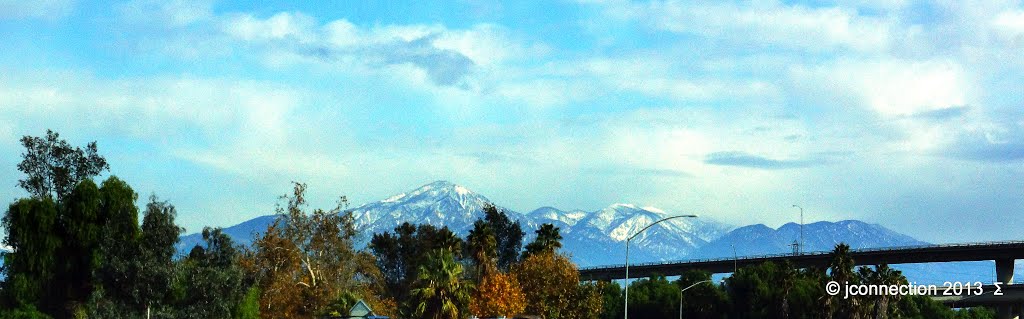 Looks at Mtns. • Redlands, CA, Линда