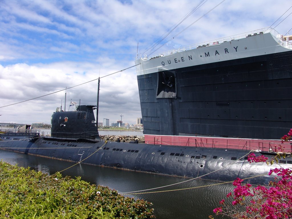 Long Beach, CA.. Queen Mary, and Russian submarine, Лонг-Бич