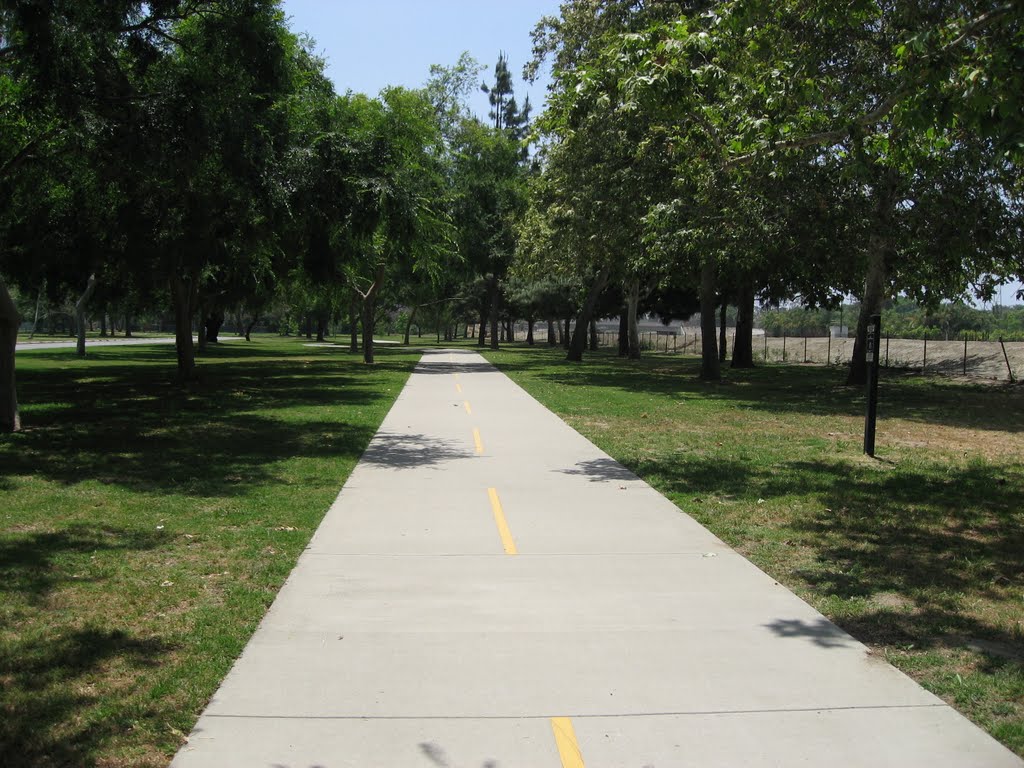 El Dorado Park Walking & Bike Path, Лос Аламитос