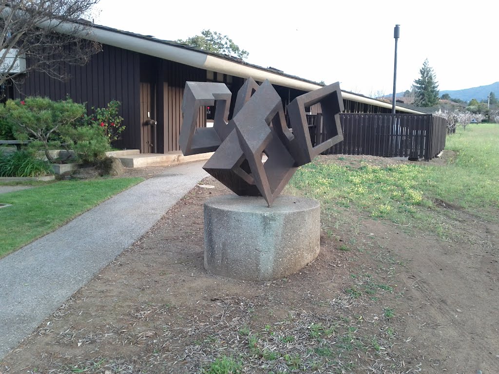 Sculpture at the Los Altos City Office, Лос-Альтос