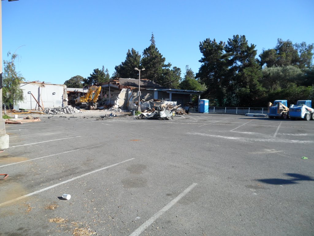 Safeway under demolition, Los Altos, Лос-Альтос
