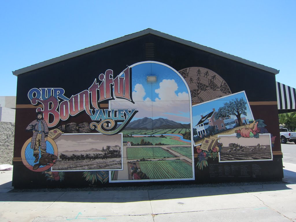 "Our Bountiful Valley" Mural in Manteca, California, Мантека