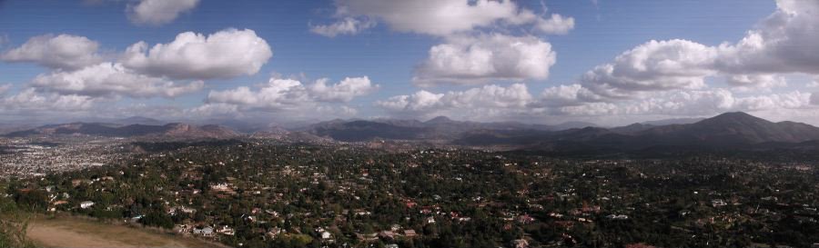 View south from Mt. Helix, La Mesa, CA towards Mt. San Miguel, Маунт-Хеликс