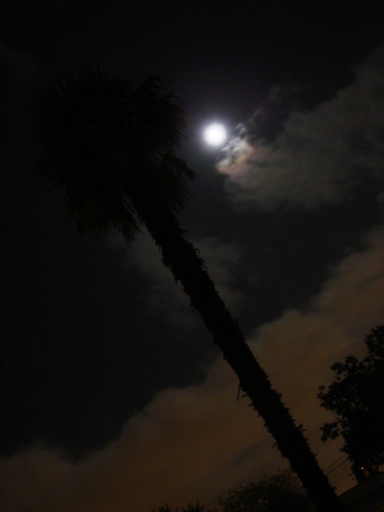 Moon over Montebello, Монтебелло