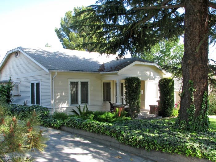 Buena Vista Ave House Glendale Montrose CA, Монтроз