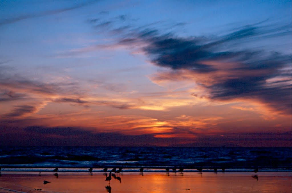 Sunset in Newport Beach, CA by Gareth, Ньюпорт-Бич