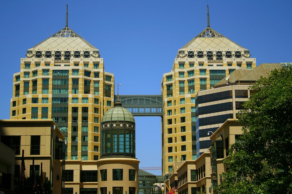 Twin building at City Center Oakland, Окланд