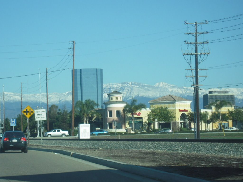 Oxnard Ca With The Topa Mtns In the Back, Окснард