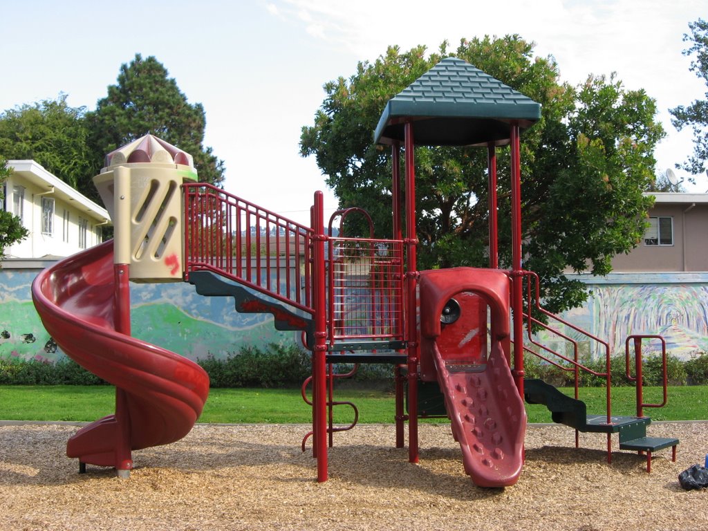 Play Structure at Creekside Park, Олбани