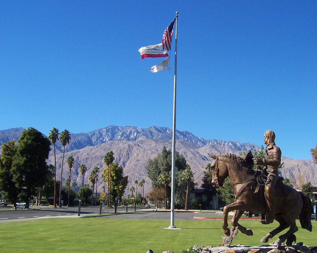 PALM SPRINGS - in front of City Hall, Палм-Спрингс