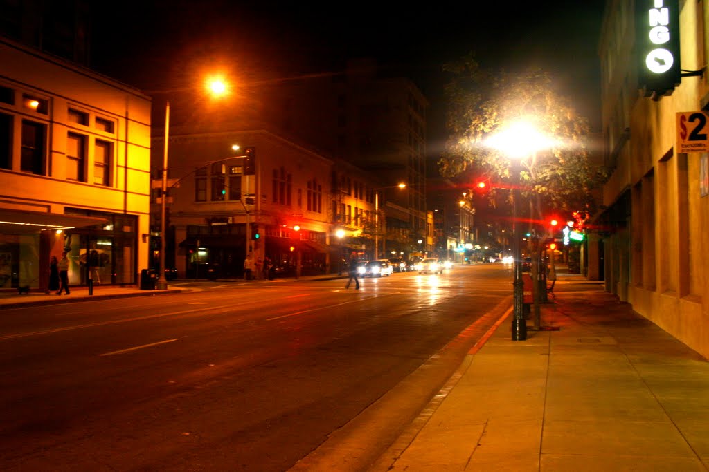 Old Town Pasadena in night time, Пасадена