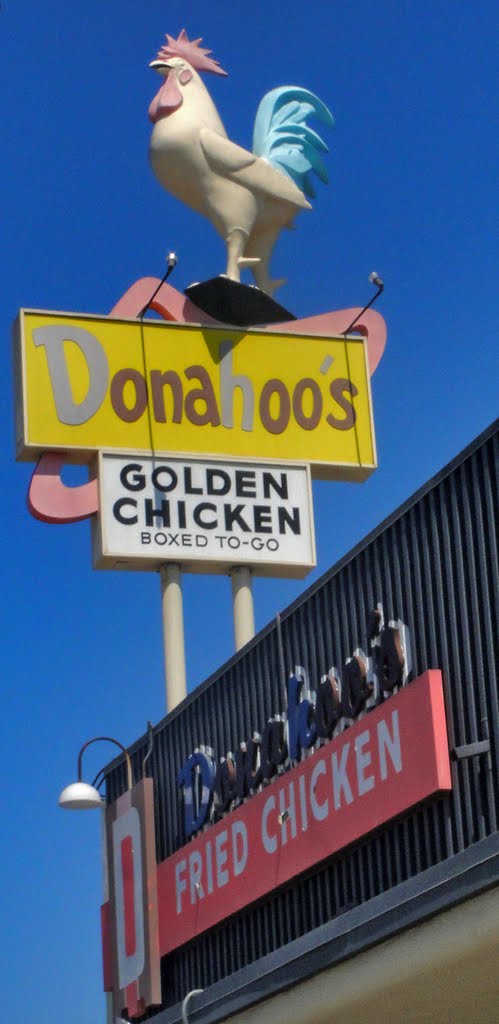 Donahoos Golden Chicken Sign, Помона