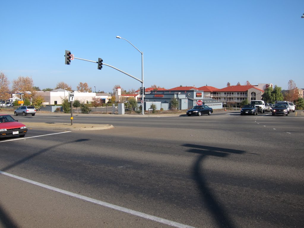Intersection of Zinfandel Dr. & westbound Hwy-50 off ramp (looking west), Ранчо-Кордова
