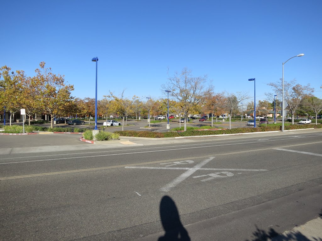 Mills Station parking lot 2/2, Ранчо-Кордова