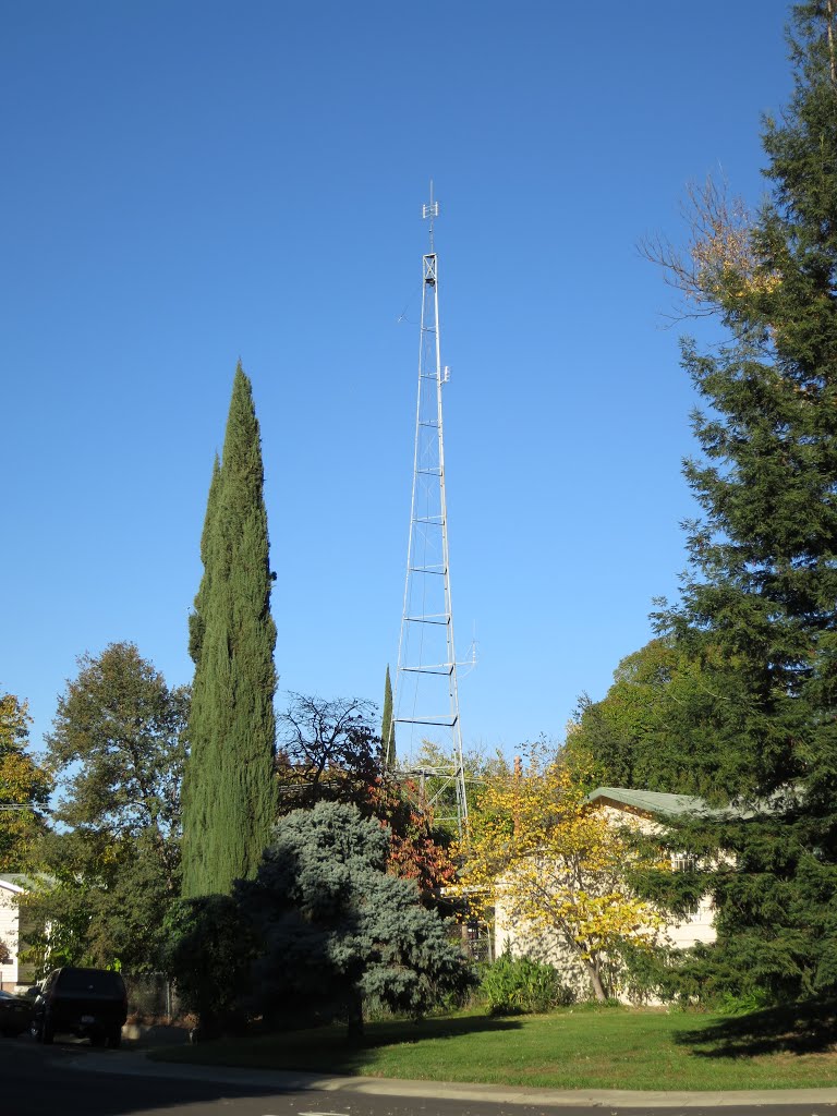 Radio tower in the neighbor hood., Ранчо-Кордова