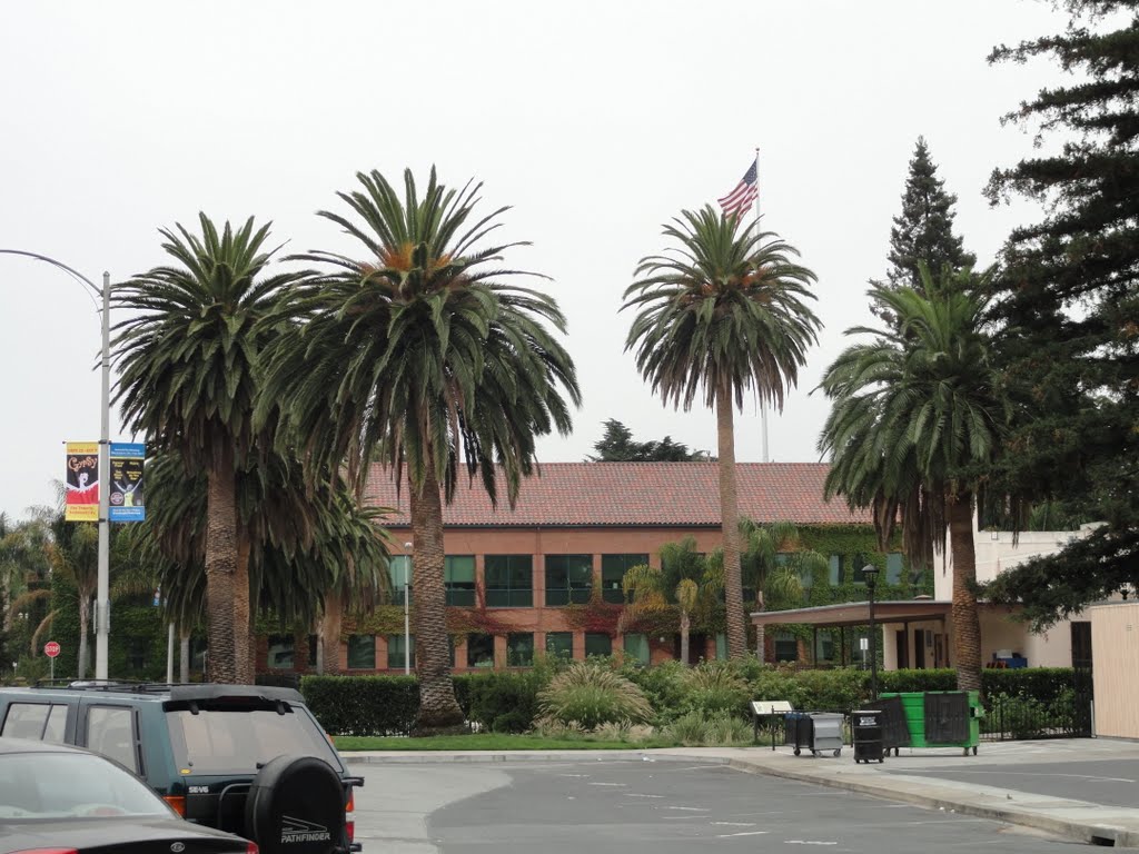 rear of city hall,redwood city,CA, Редвуд-Сити