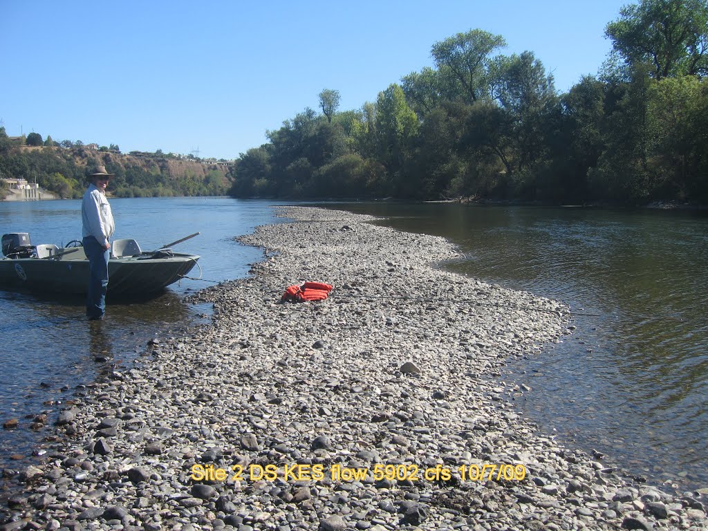 Sacramento River Site 2 (Right Bank) at Flow 5902 cfs 10/7/2009, Реддинг