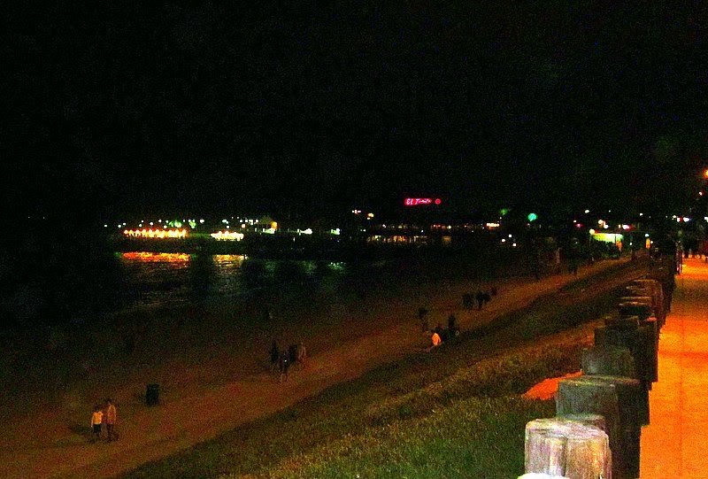 Redondo Beach Pier night scene, Редондо-Бич