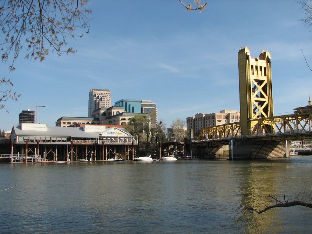 River Walk Park view of Downtown Sacramento, Сакраменто