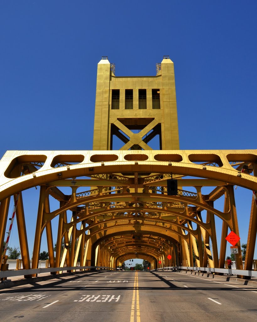 Tower Bridge Gateway, Sacramento, Сакраменто