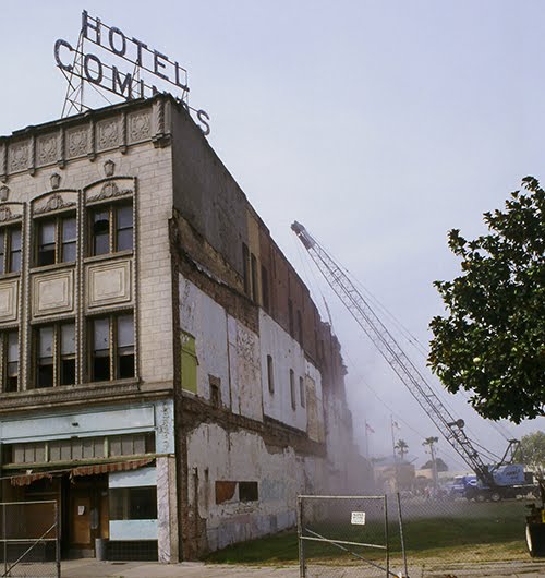 Good by Hotel Cominos, Salinas was a victim of the 1989©Pat Hathaway  Loma Prieta Earthquake, Салинас