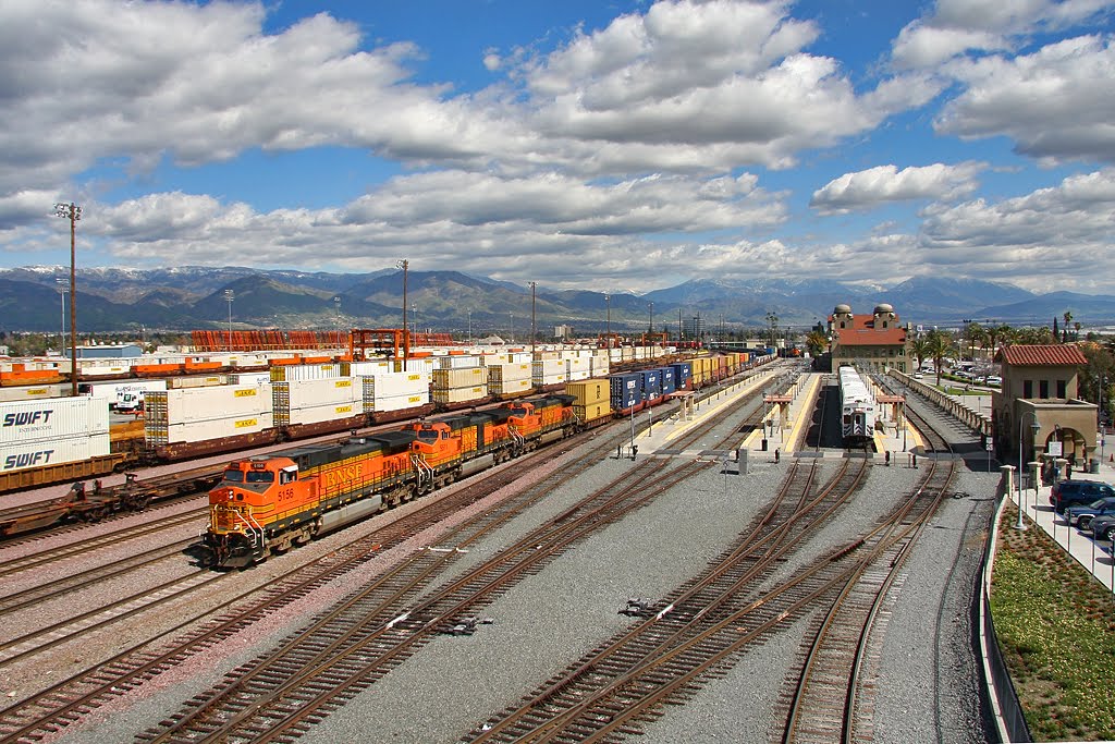 Westbound Intermodal at San Bernardino, Сан-Бернардино